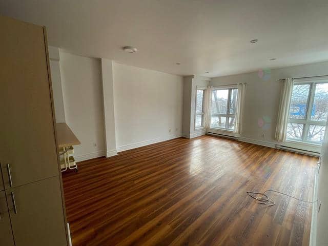 4½ à louer Côte-des-Neiges/Notre-Dame-de-Grâce, Montréal — photo 2 (2 chambres à Côte-des-Neiges/Notre-Dame-de-Grâce, 2151, Avenue)