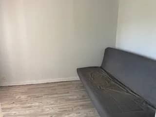Longueuil 2 1/2 à louer, libre, semi meublé,