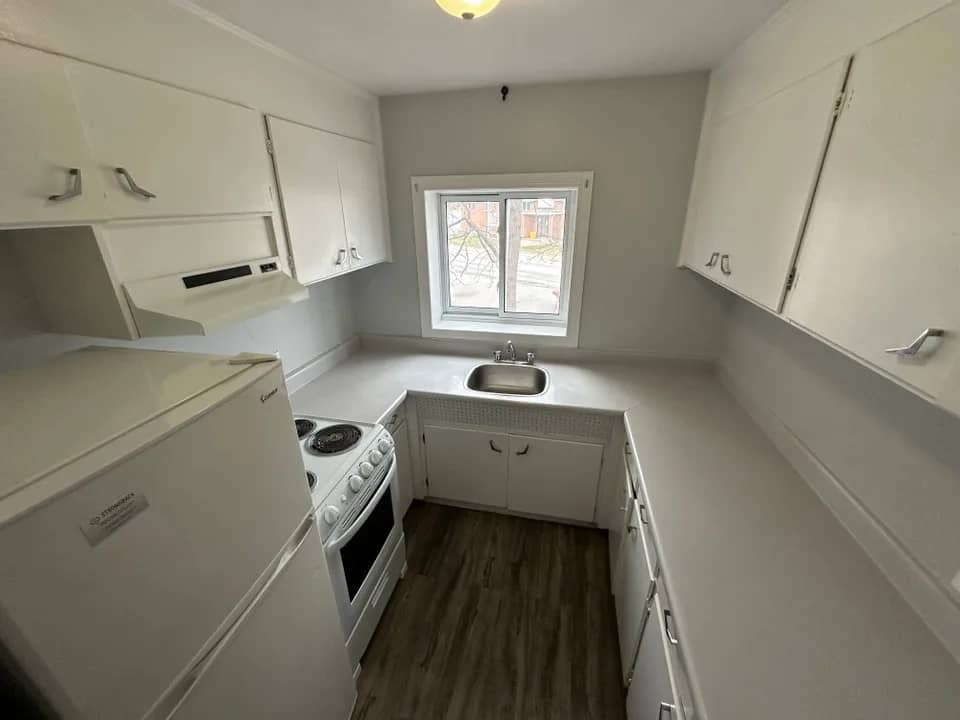 1 bedroom unit in great location West Belleville