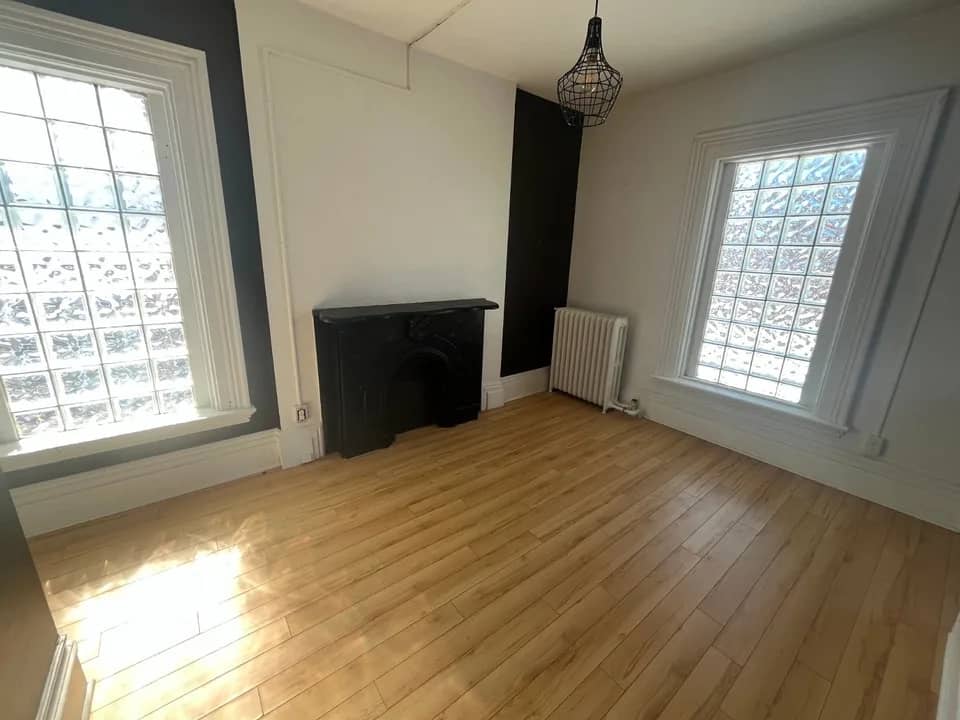 One Bedroom Apartment in Belleville $1000 All Inclusive