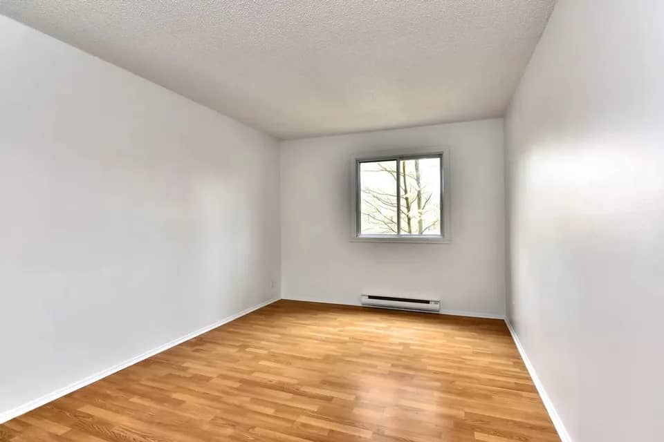 4.5 Rénové Luxe, à Brossard 1450$ à 5 minutes de DIX30
