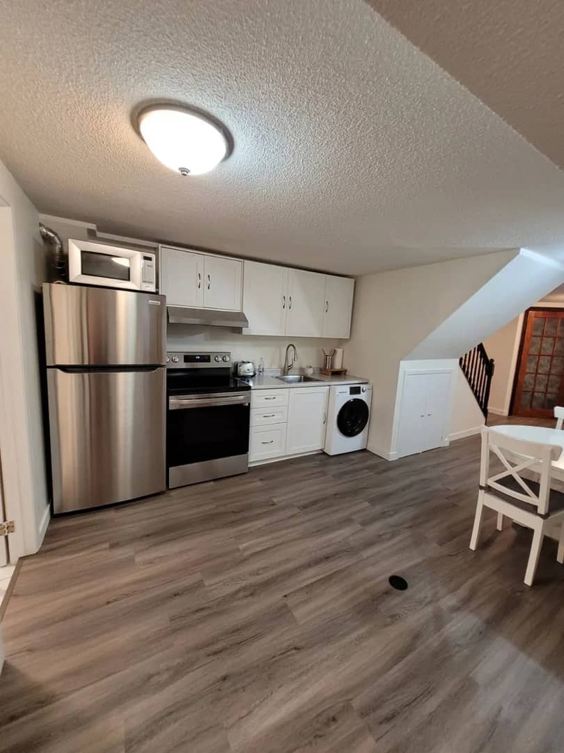 2-Bedroom Furnished Basement – Richmond Hill (Yonge & 16th)