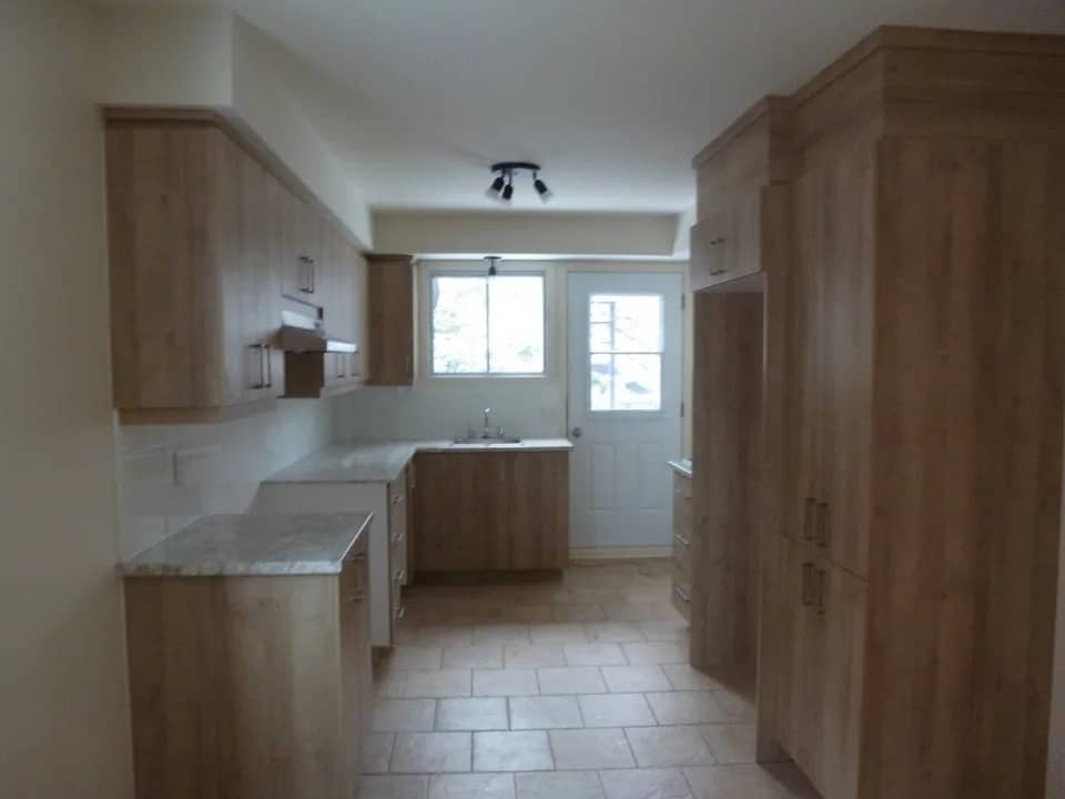 5 1/2 Montréal - Anjou Libre 1er avril - 2e étage triplex
