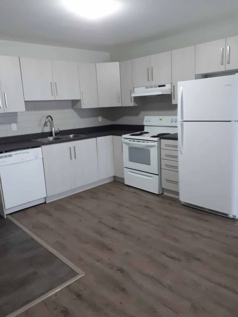 AVAILABLE MAY 2026 - 3 BEDROOM - PICTON