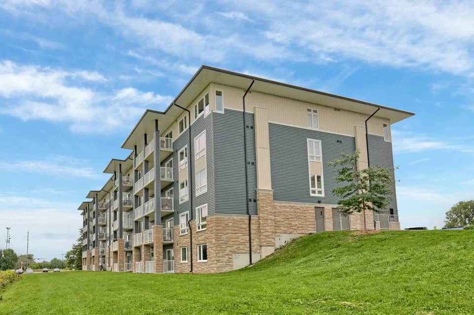 Belleville 2 Bedroom Large, 2 Bathroom Apartment for Rent: