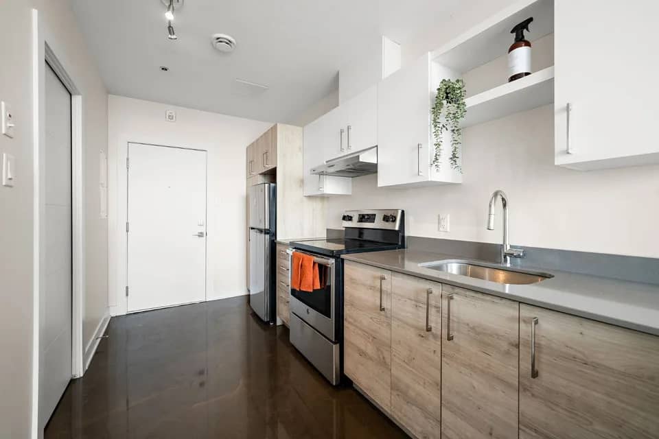 STUDIO LAST MONTH FREE  Downtown / Griffintown Rentals