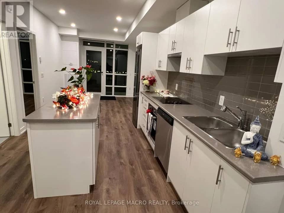 401 - 461 GREEN ROAD Hamilton (Lakeshore), Ontario
