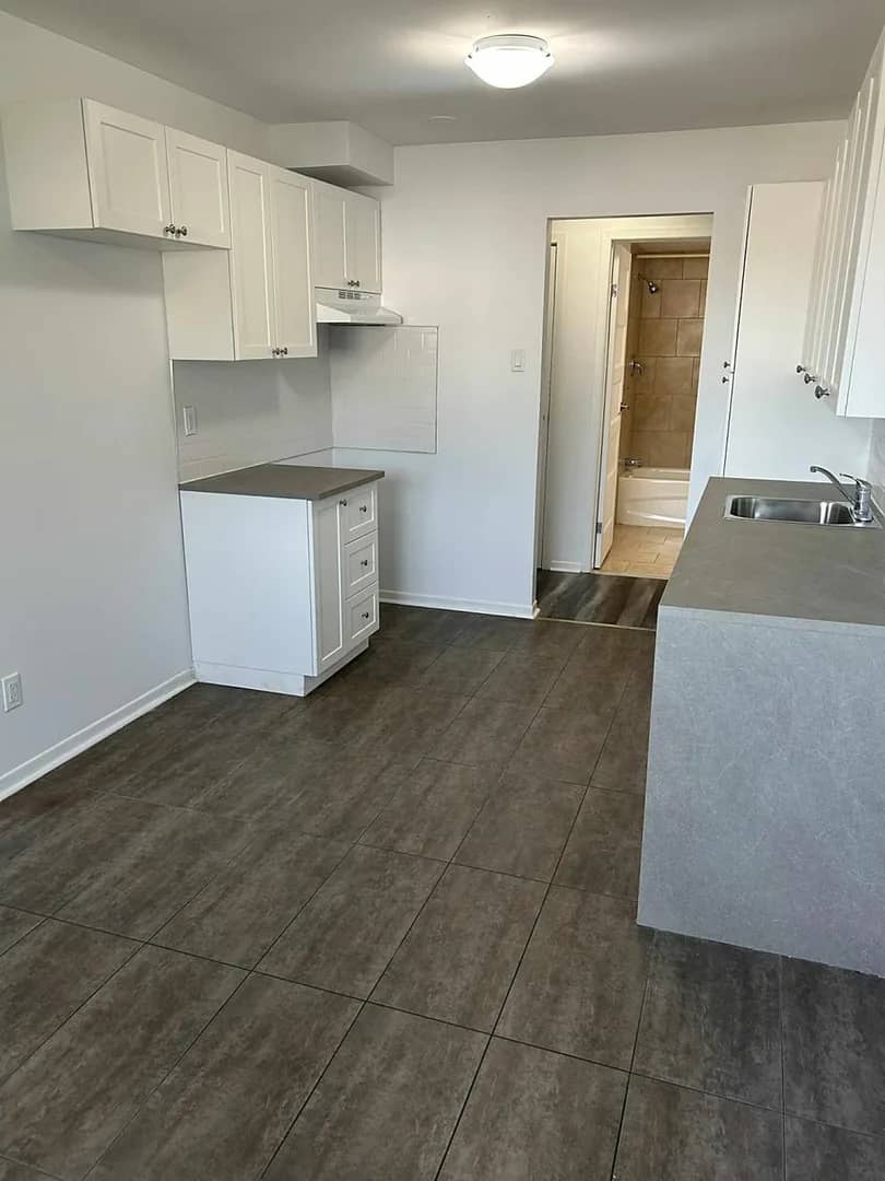 3 1/2 rénové et disponible rue Abbé Théoret à Sainte-Julie