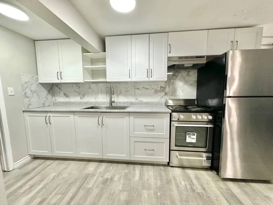 58 Parkview Heights - Cozy, Renovated All Inclusive Walk-Out wit