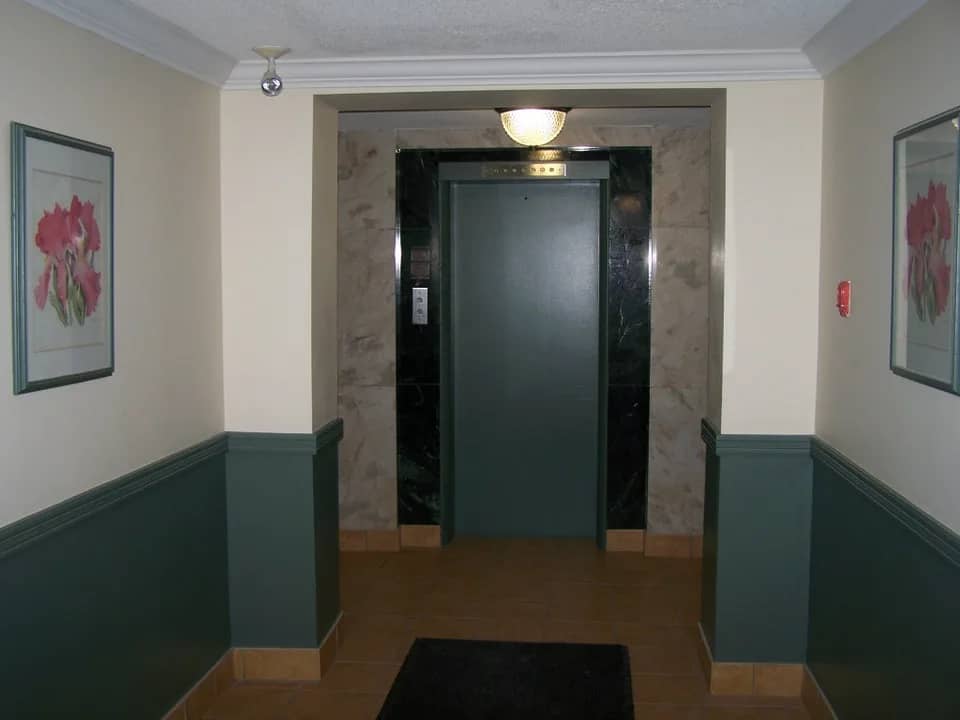 1 BDRM 2390 MARINE DR