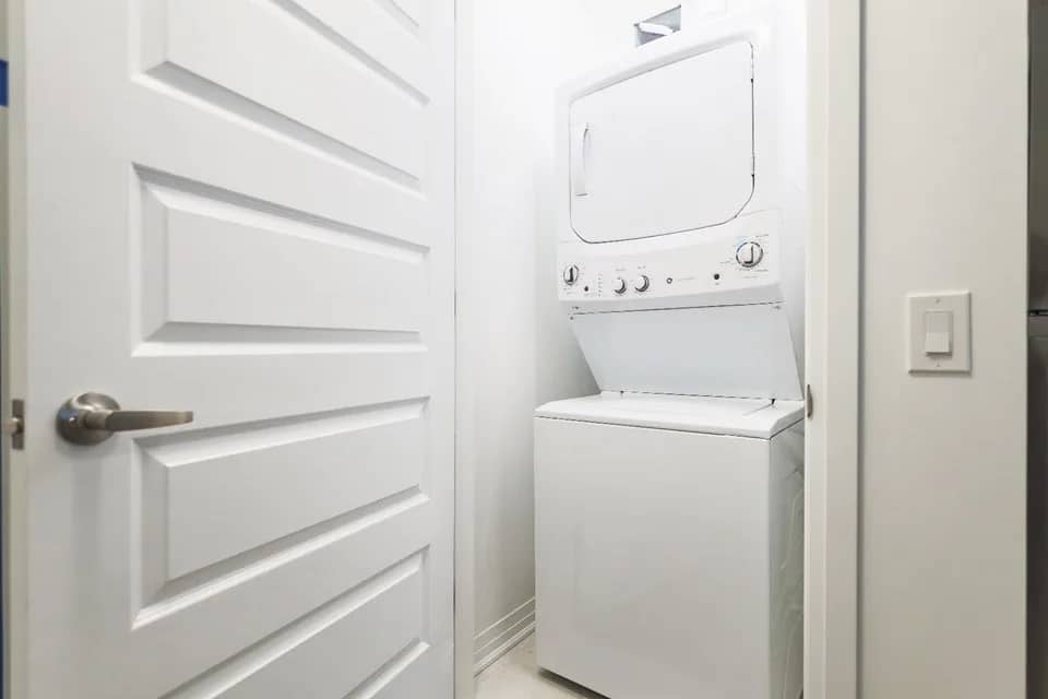 Milton/ Oakville ON 1 bedroom plus den new condo for rent