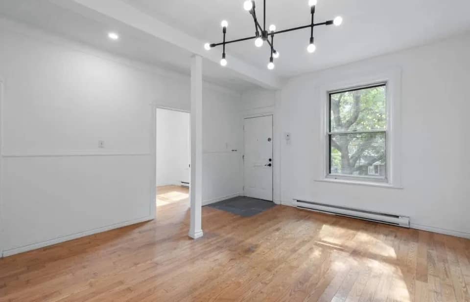 2 Bedroom, 1 Bathroom Apartment for Rent, April 1st