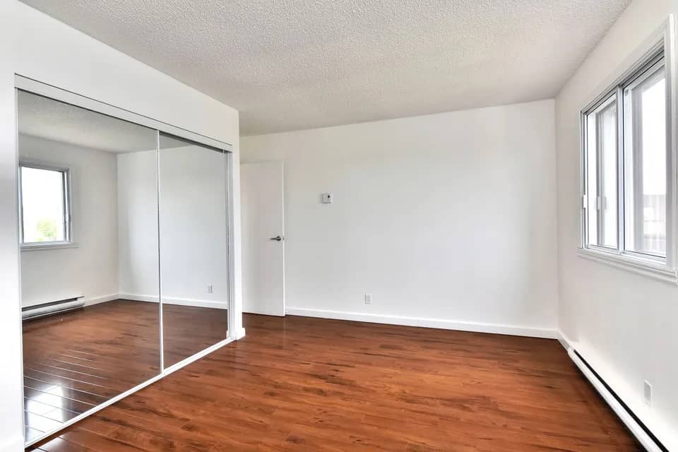 3.5 Rénové , à Brossard 1350$