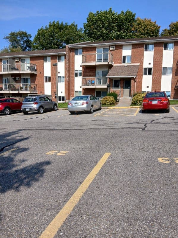 Photo 1 - All inclusive 2 bedroom in prime location