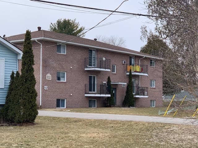 Photo 1 - Stirling Seniors 2 Bdrm apt avail 1 Feb $1550 +H+H  No Smoking