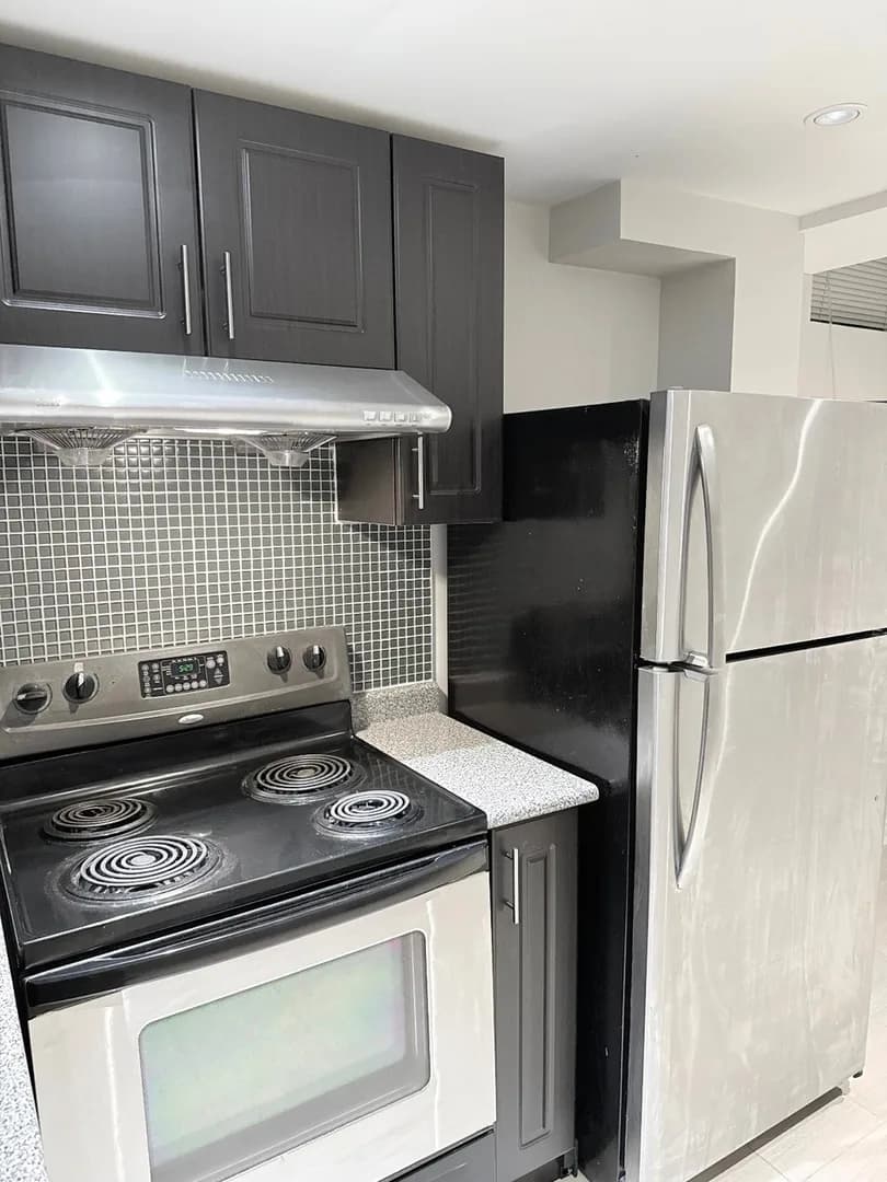 Modern 2 Bedroom basement apartment Utilities Included