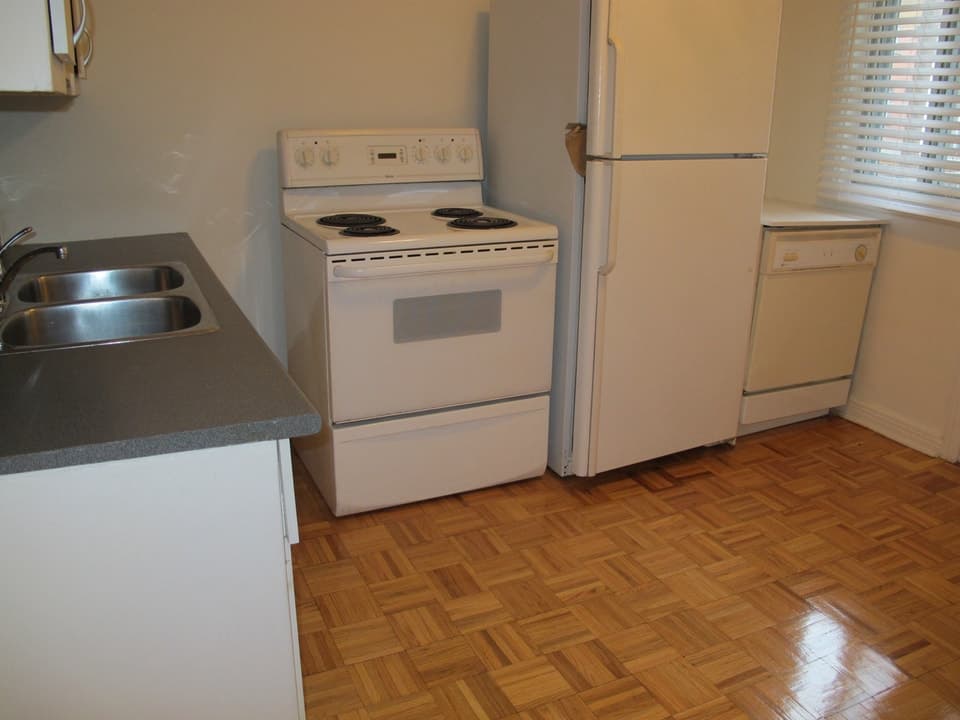 Photo 1 - Duplex first floor near Metro Namur for rent
