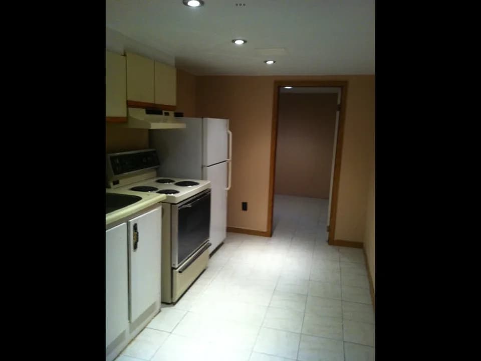 Basement unit for rent Aurora