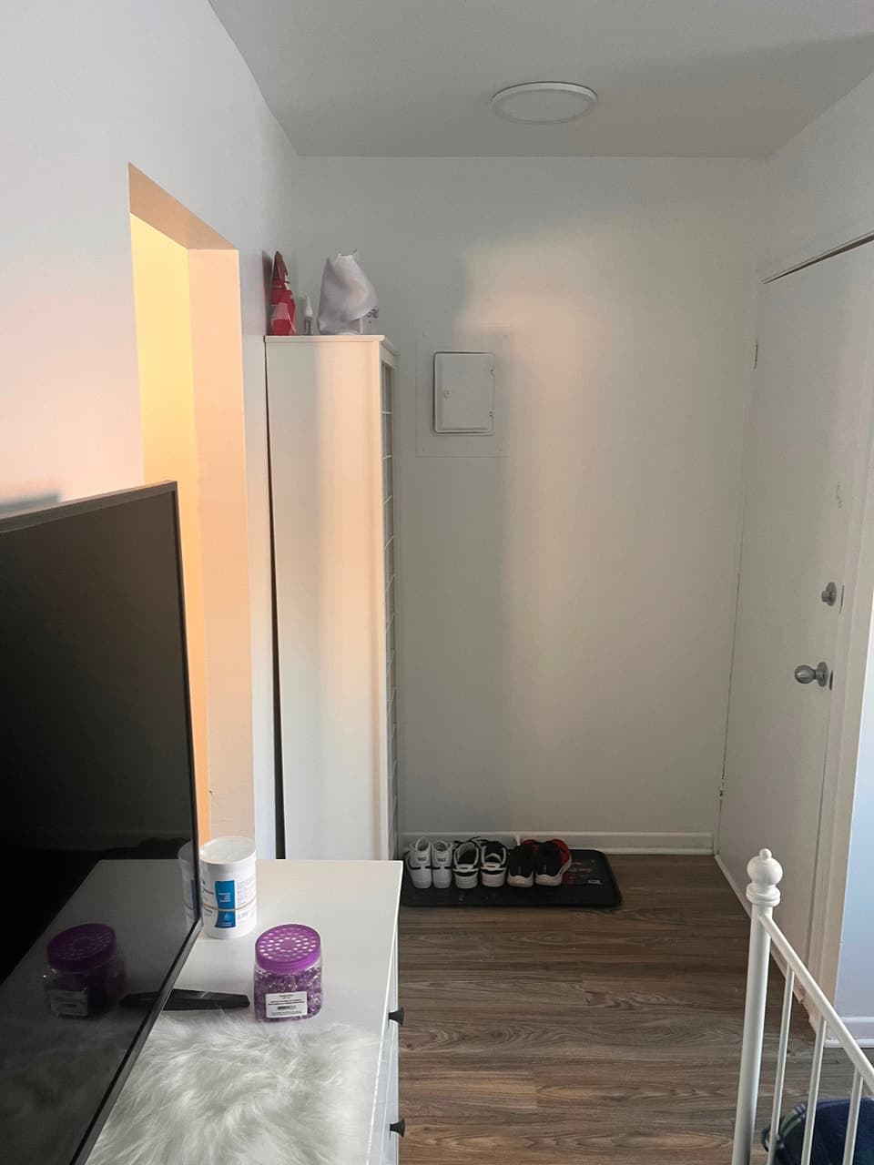 Photo 1 - Grand 3 1/2 à louer pour Avril 1150$ rue Cartier Longueuil