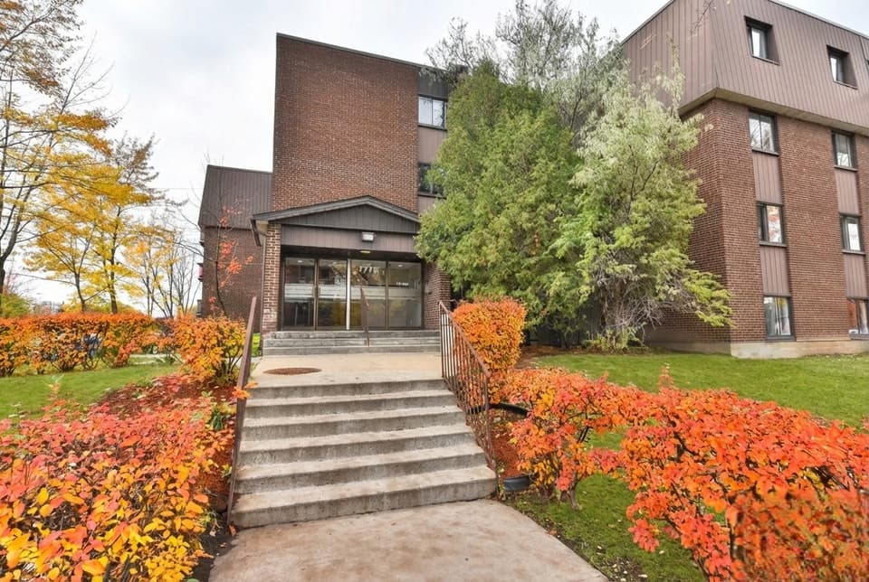 Photo 1 - 4.5 Rénové Luxe, à Brossard 1450$ à 5 minutes de DIX30