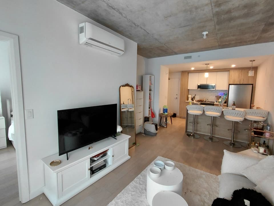 Photo 1 - Condo 3-1/2 moderne 2e étage Métro Langelier