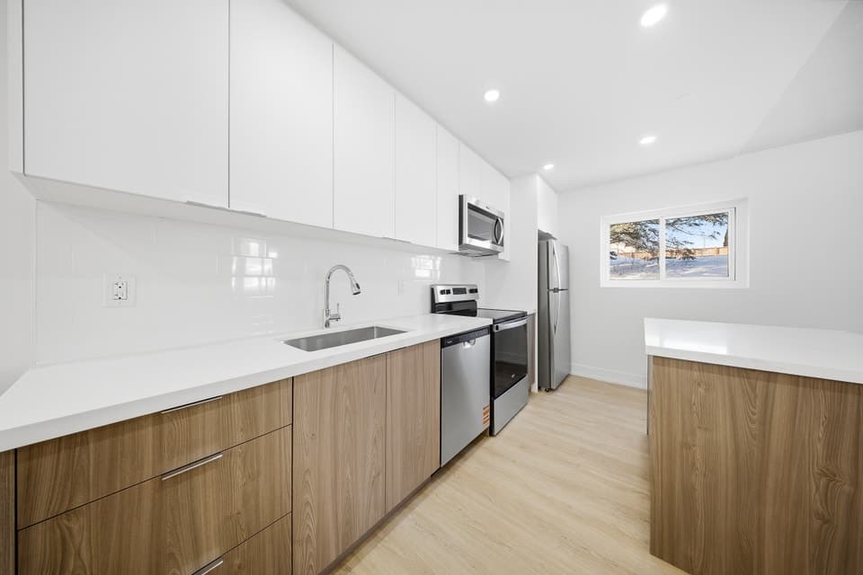 Photo 1 - Gorgeous 2 Bedroom Apartments In Picton!