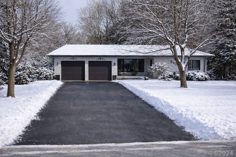 Photo 1 - 58 Parkview Heights - Cozy, Renovated All Inclusive Walk-Out wit