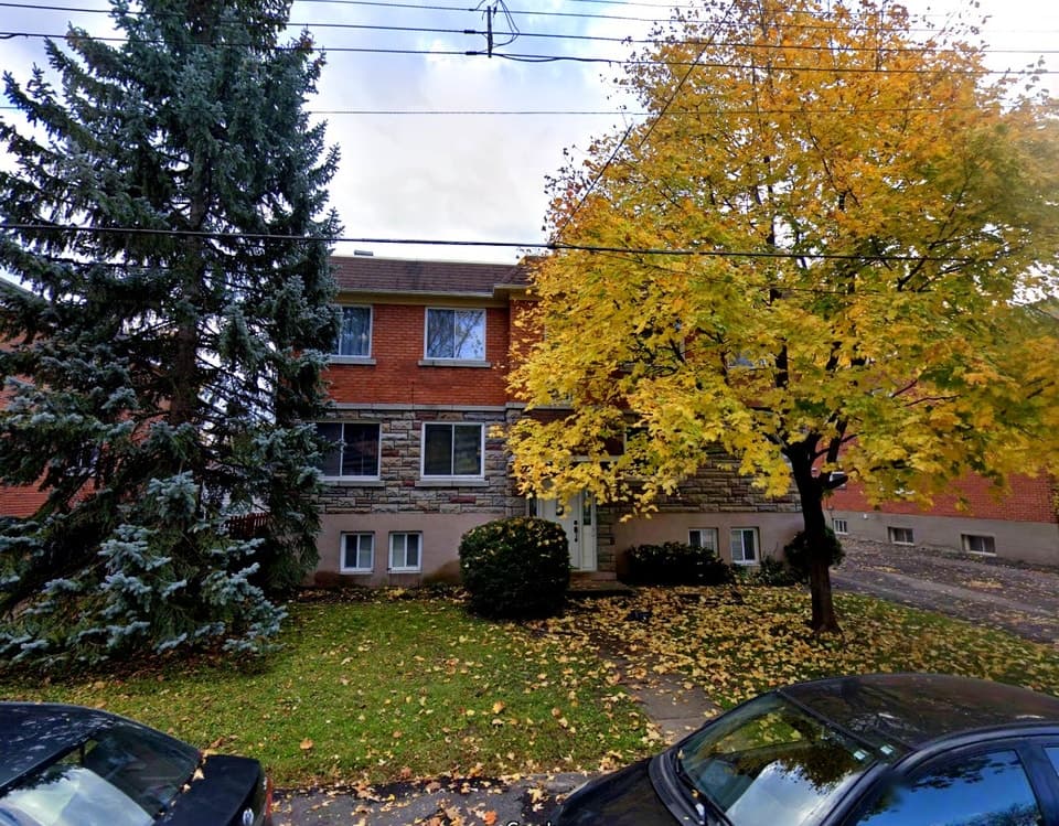 Photo 1 - 2 1/2 rénové et disponible (tout inclus) rue Montarville