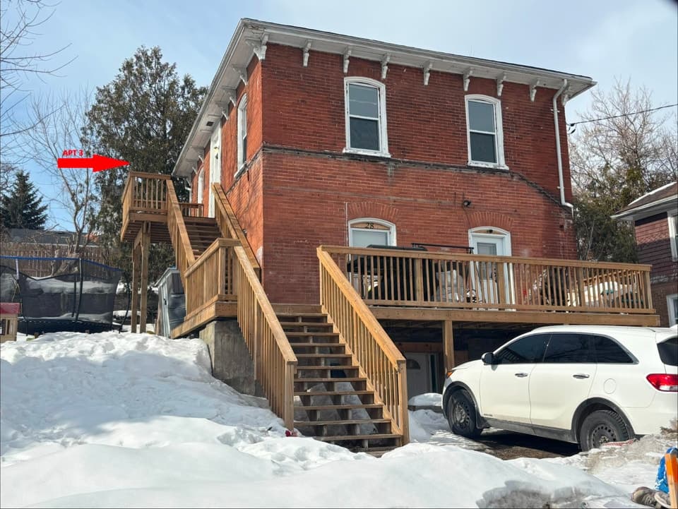 Photo 1 - 2 BEDROOM APARTMENT FOR RENT - 28 CEDAR ST BELLEVILLE ON