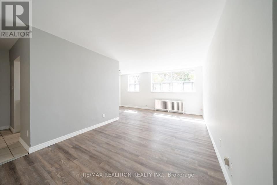 Photo 1 - 27 - 799 ROBINSON STREET Burlington (Brant), Ontario