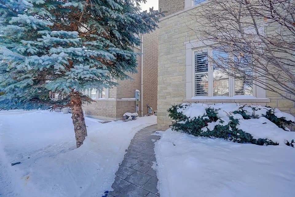 Newly Built 1-Bedroom Walk-Up Basement Unit in Oak Ridges