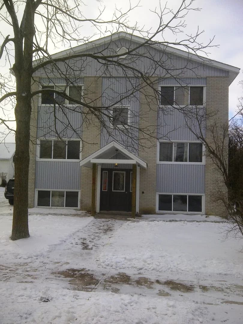 Campbellford Seniors 2 Bdrm avail NOW All Inclusive $1800