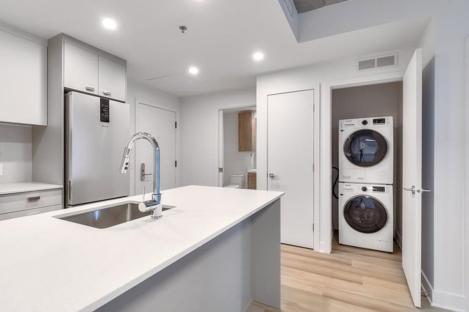 Studio à louer Ville-Marie, Montréal — photo 1 (Condo Studio à Montréal)