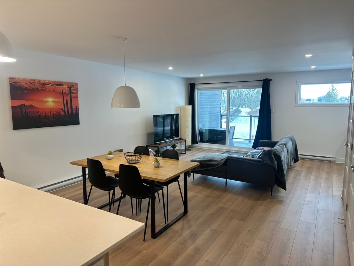 4½ à louer Douville, Saint-Hyacinthe — photo 1 (Appartement 4½ à Saint-Hyacinthe)