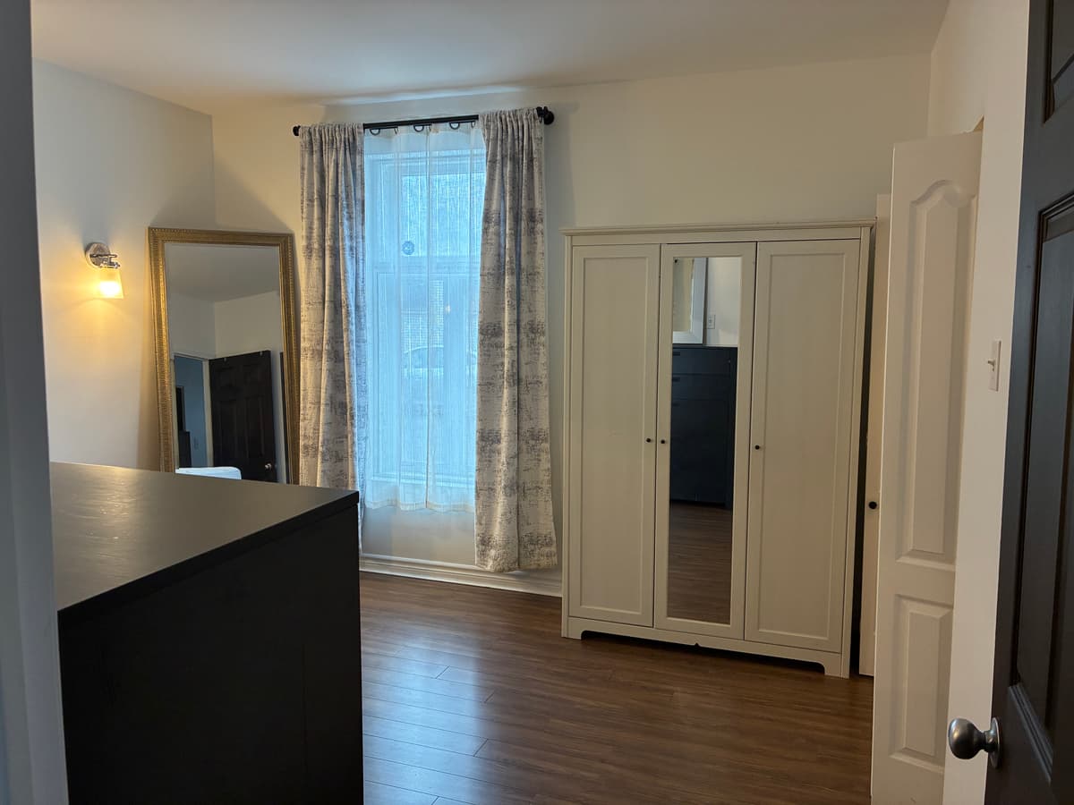 5½ à louer Verdun, Montréal — photo 1 (Chambre dans un 5½ à Verdun - Tout inclus )