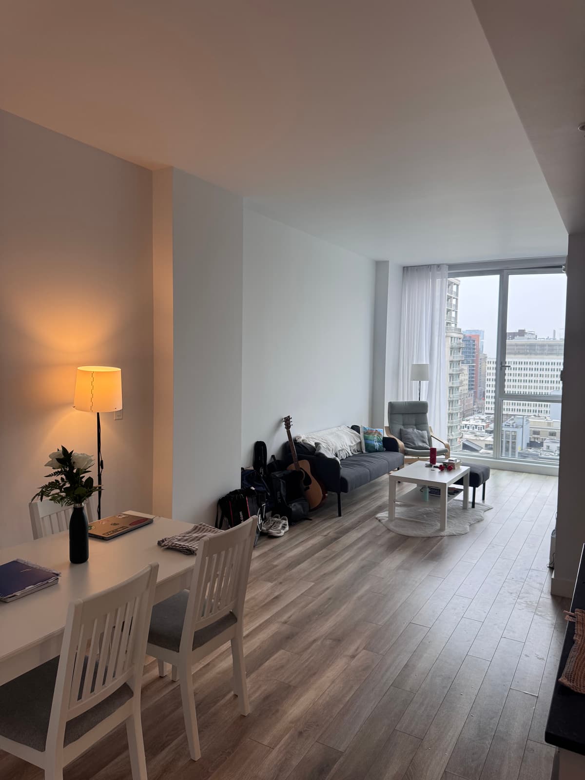 4½ à louer Ville-Marie, Montréal — photo 1 (Appartement de 4 pièces et demie à Montréal)
