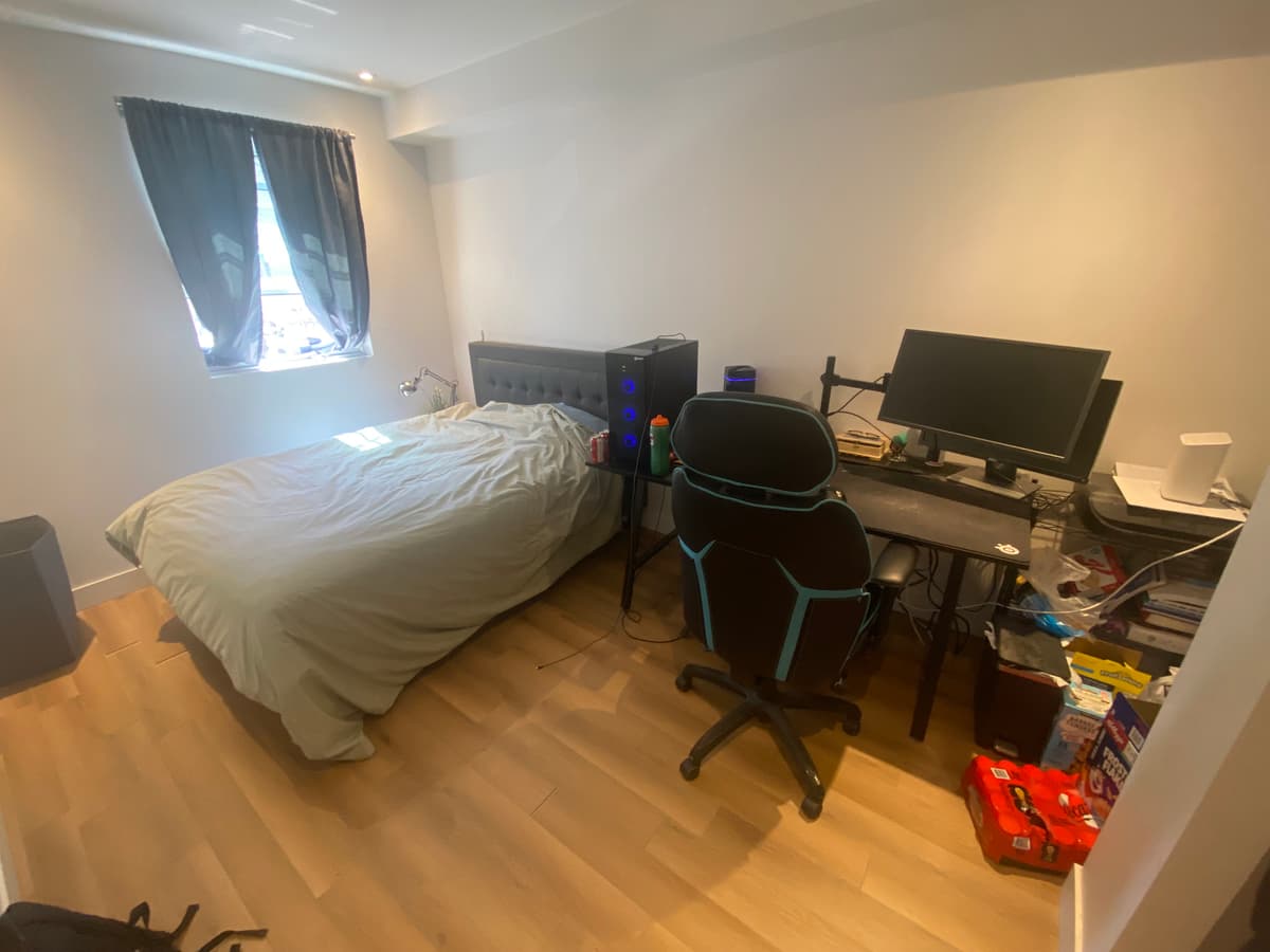 2½ à louer Côte-des-Neiges - Notre-Dame-de-Grâce, Montréal — photo 1 (Chambre 5½ moderne à Montréal , Près de HEC, Poly, UdeM)