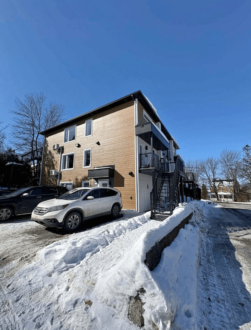 4½ à louer Desjardins, Lévis — photo 1 (Grand et lumineux appartement 4½ à Lévis avec bureau)