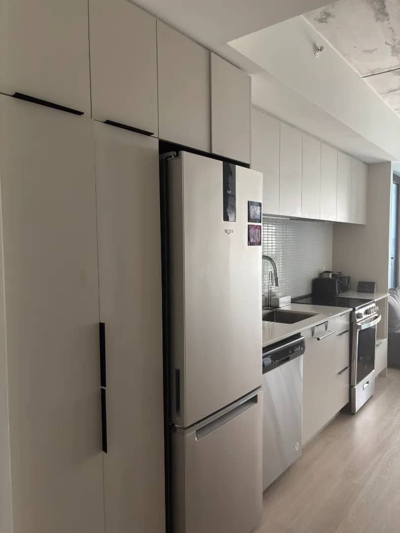 Studio à louer Ville-Marie, Montréal — photo 3 (Condo studio moderne au centre-ville tout inclus et meublé)