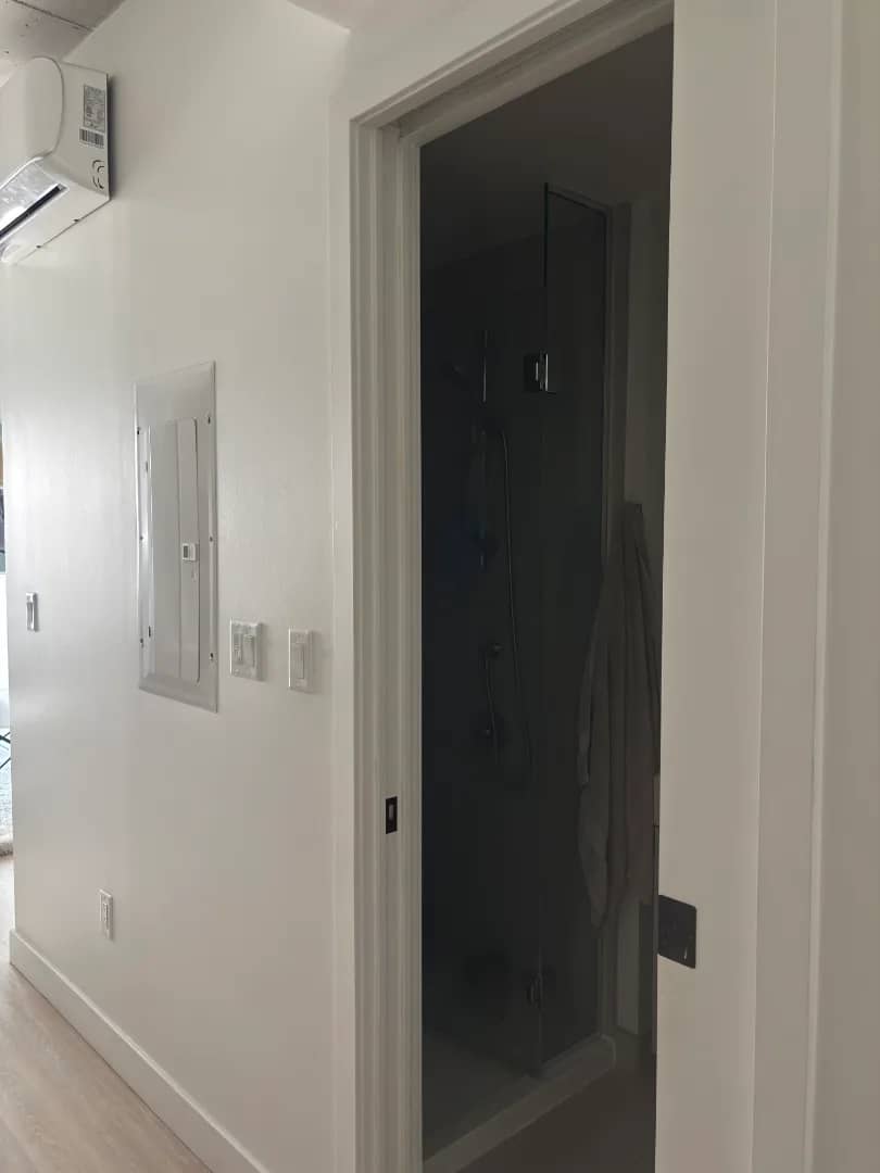 Studio à louer Ville-Marie, Montréal — photo 4 (Condo studio moderne au centre-ville tout inclus et meublé)