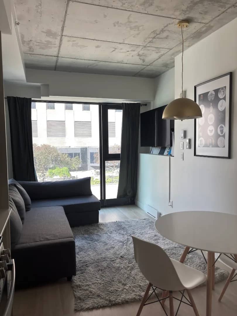 Studio à louer Ville-Marie, Montréal — photo 5 (Condo studio moderne au centre-ville tout inclus et meublé)
