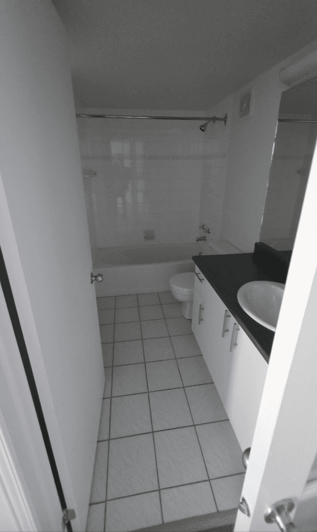 3½ à louer Sainte-Foy–Sillery–Cap-Rouge, Québec — photo 4 (Appartement 3½ à Québec)