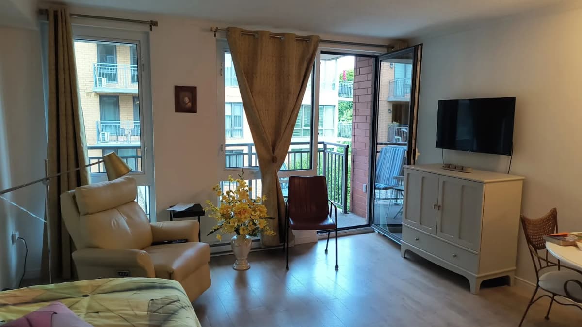 Studio à louer Sainte-Foy–Sillery–Cap-Rouge, Québec — photo 1 (Studio à Québec)