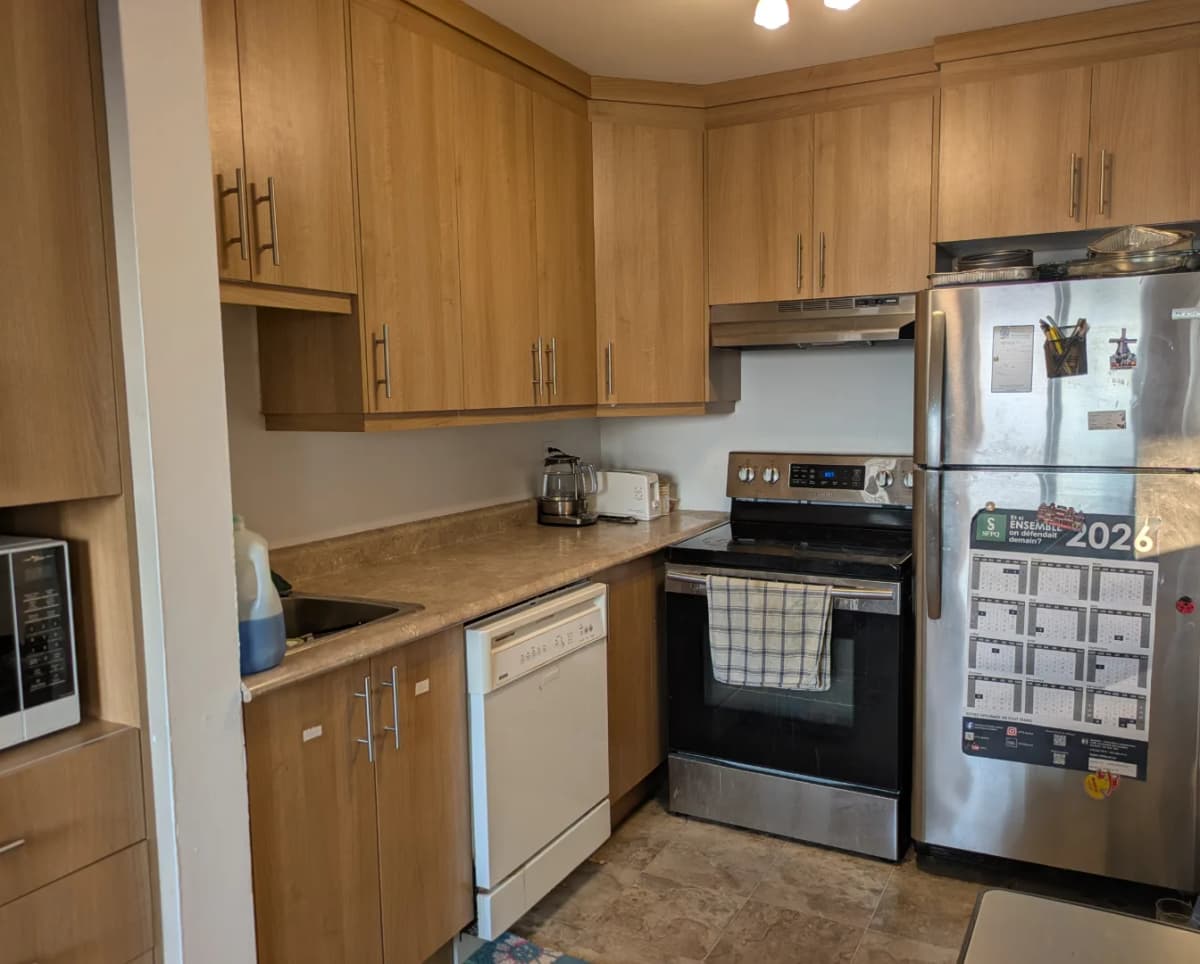5½ à louer Sainte-Foy–Sillery–Cap-Rouge, Québec — photo 1 (Grand 5½ au cœur de Sainte-Foy — 1377$/mois tout inclus)