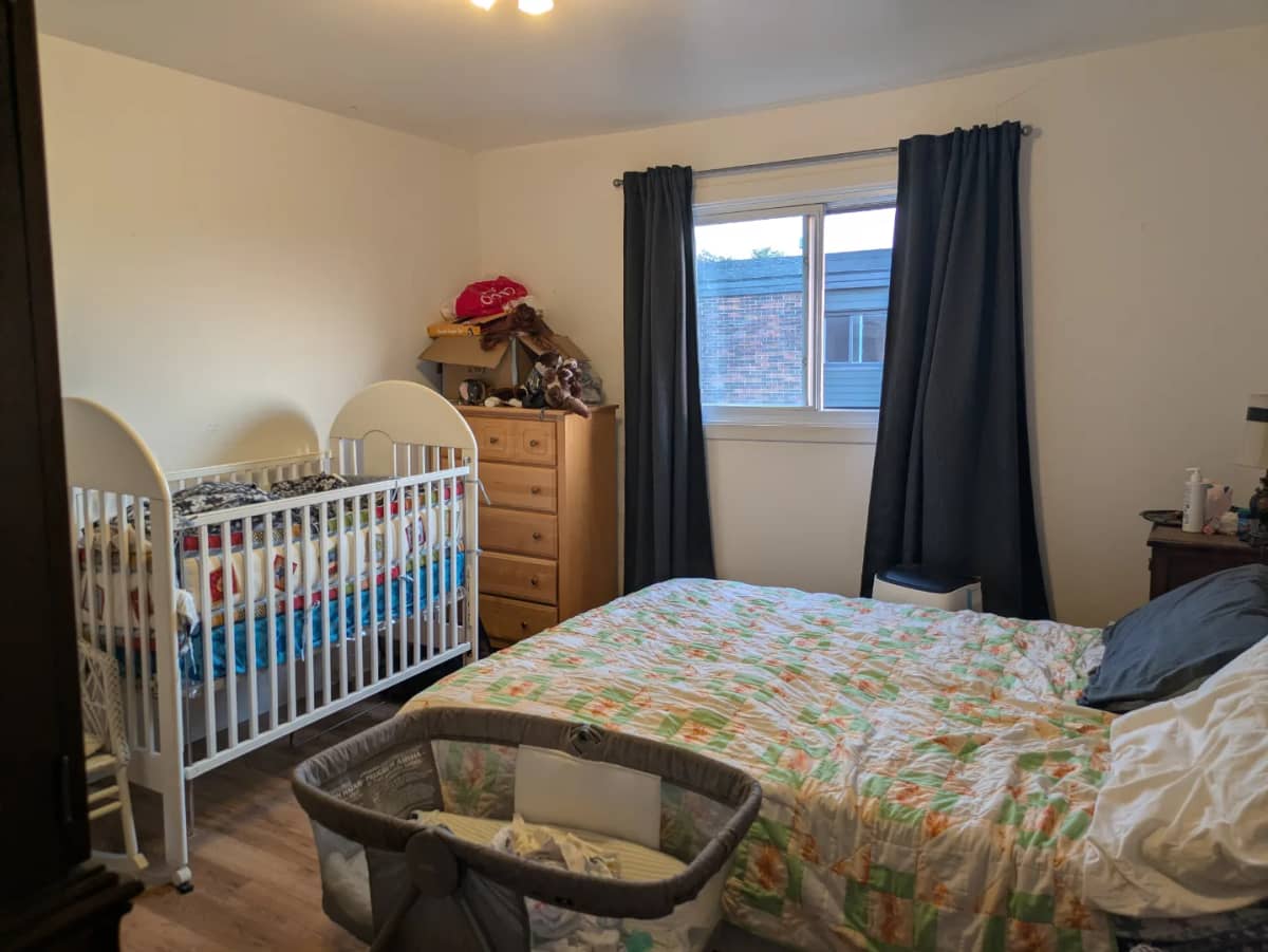 5½ à louer Sainte-Foy–Sillery–Cap-Rouge, Québec — photo 4 (Grand 5½ au cœur de Sainte-Foy — 1377$/mois tout inclus)