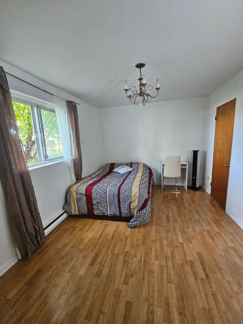 4½ à louer Le Vieux-Longueuil, Longueuil — photo 1 (Appartement 4½ à Longueuil)