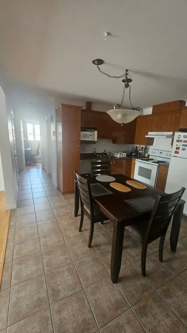4½ à louer Les Chutes-de-la-Chaudière-Est, Lévis — photo 2 (Appartement 4½ à Lévis)