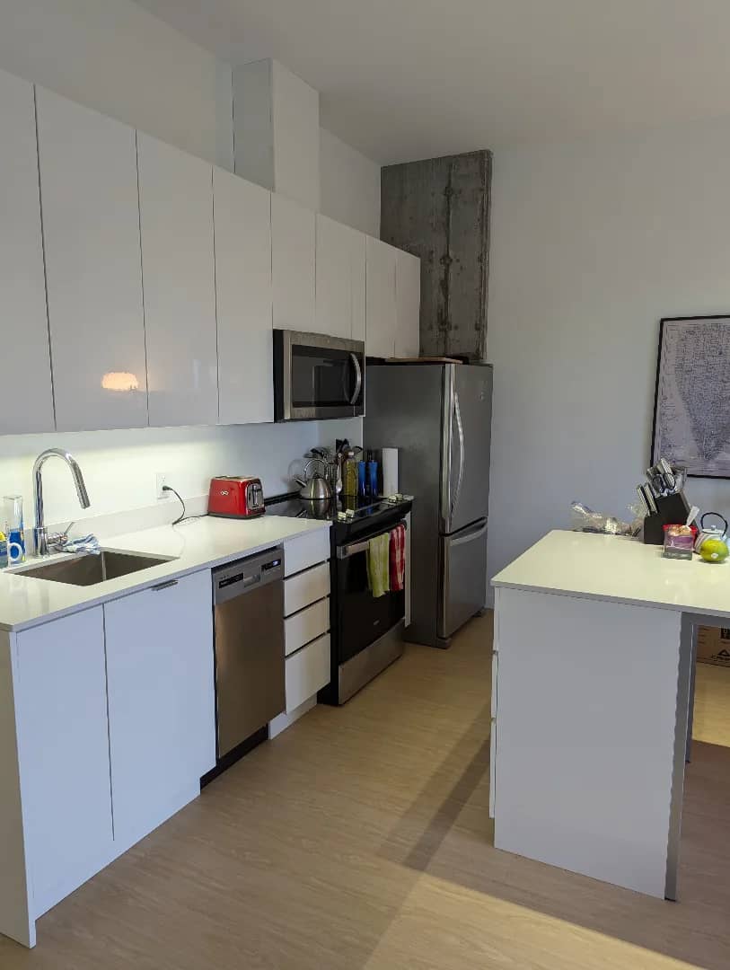 3½ à louer La Cité-Limoilou, Québec — photo 3 ( Lumineux 3½ tout inclus au 7e étage à Québec)