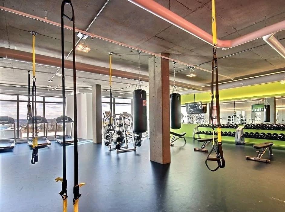 Studio à louer Les Rivières, Québec — photo 4 (Loft moderne au 8e étage, Nov. Payé)