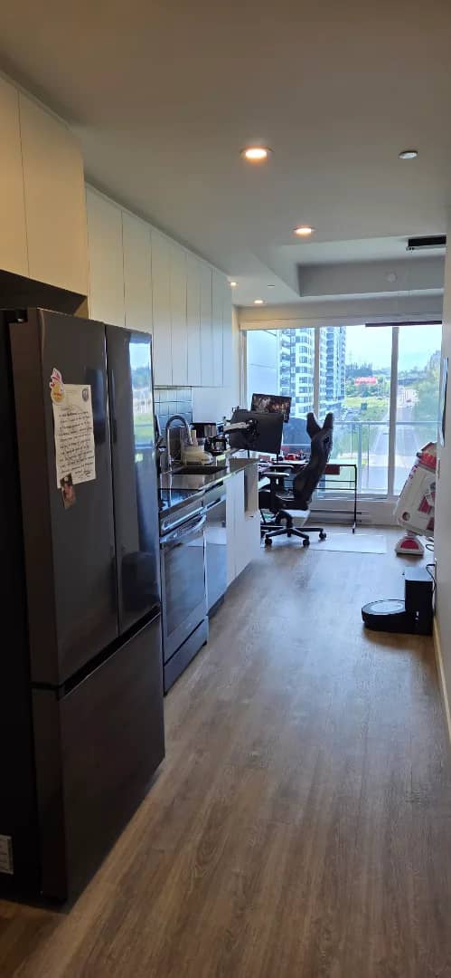 Studio à louer Les Rivières, Québec — photo 6 (Loft moderne au 8e étage, Nov. Payé)